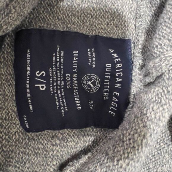 100% cotton American Eagle aztec Hooded Sweater Small - Picture 15 of 15